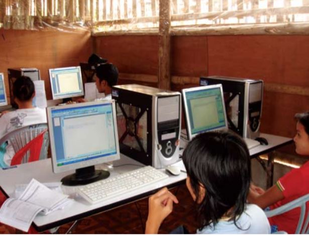 In Mae Le Camp in Thailand, computer classes are provided to Burmese refugee youth to prevent risky coping mechanisms and to build their capacities. Source: ROBINSON AND ALPAR (2009).